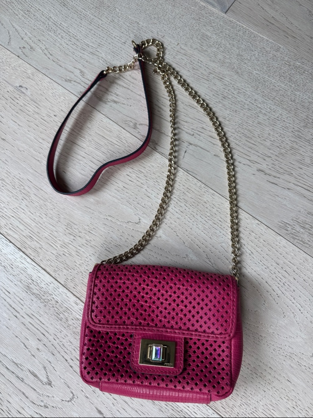 JUICY Women’s Pink LEATHER Crossbody Bag with Chain Strap